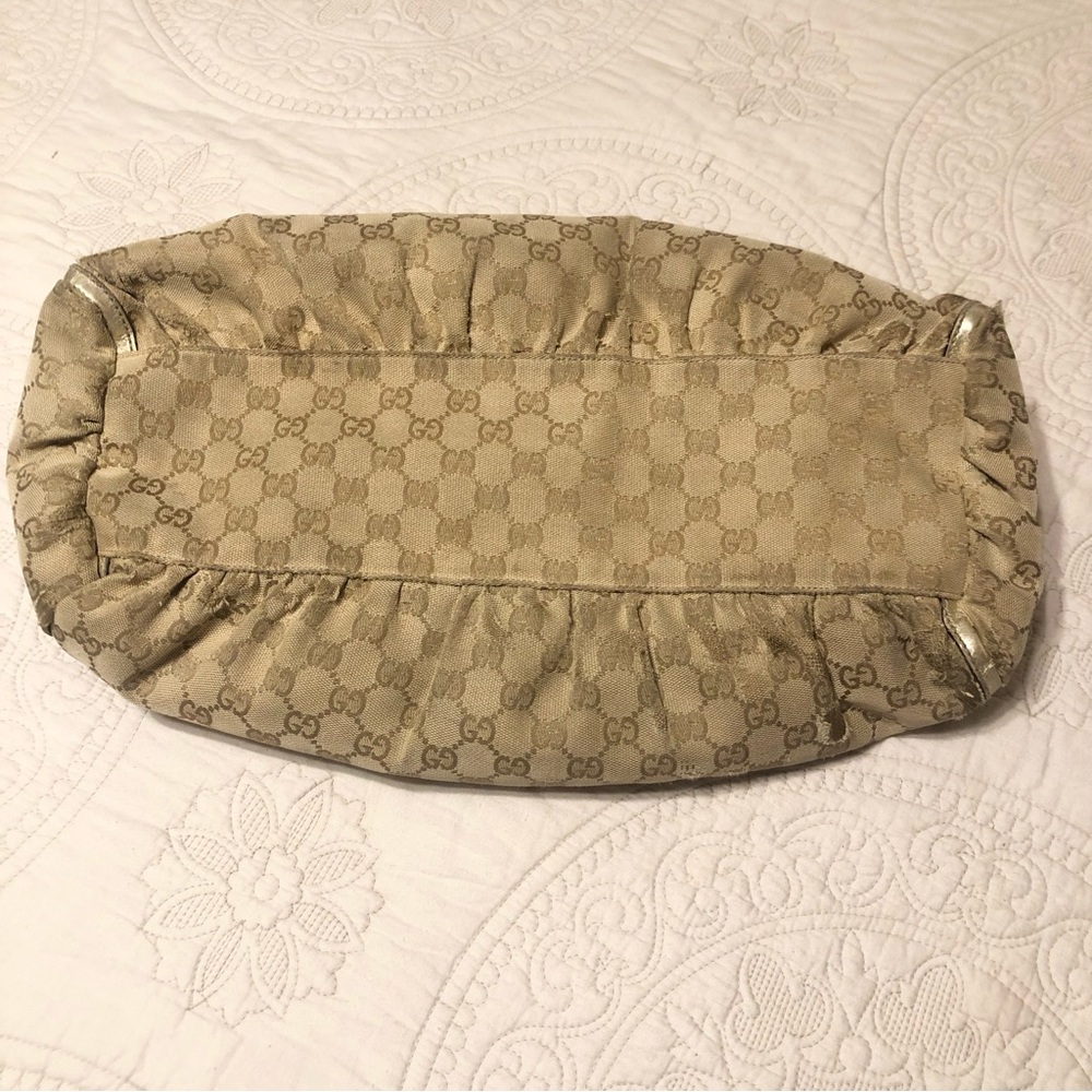 Gucci Beige and Gold Shoulder Bag - Picture 3 of 16